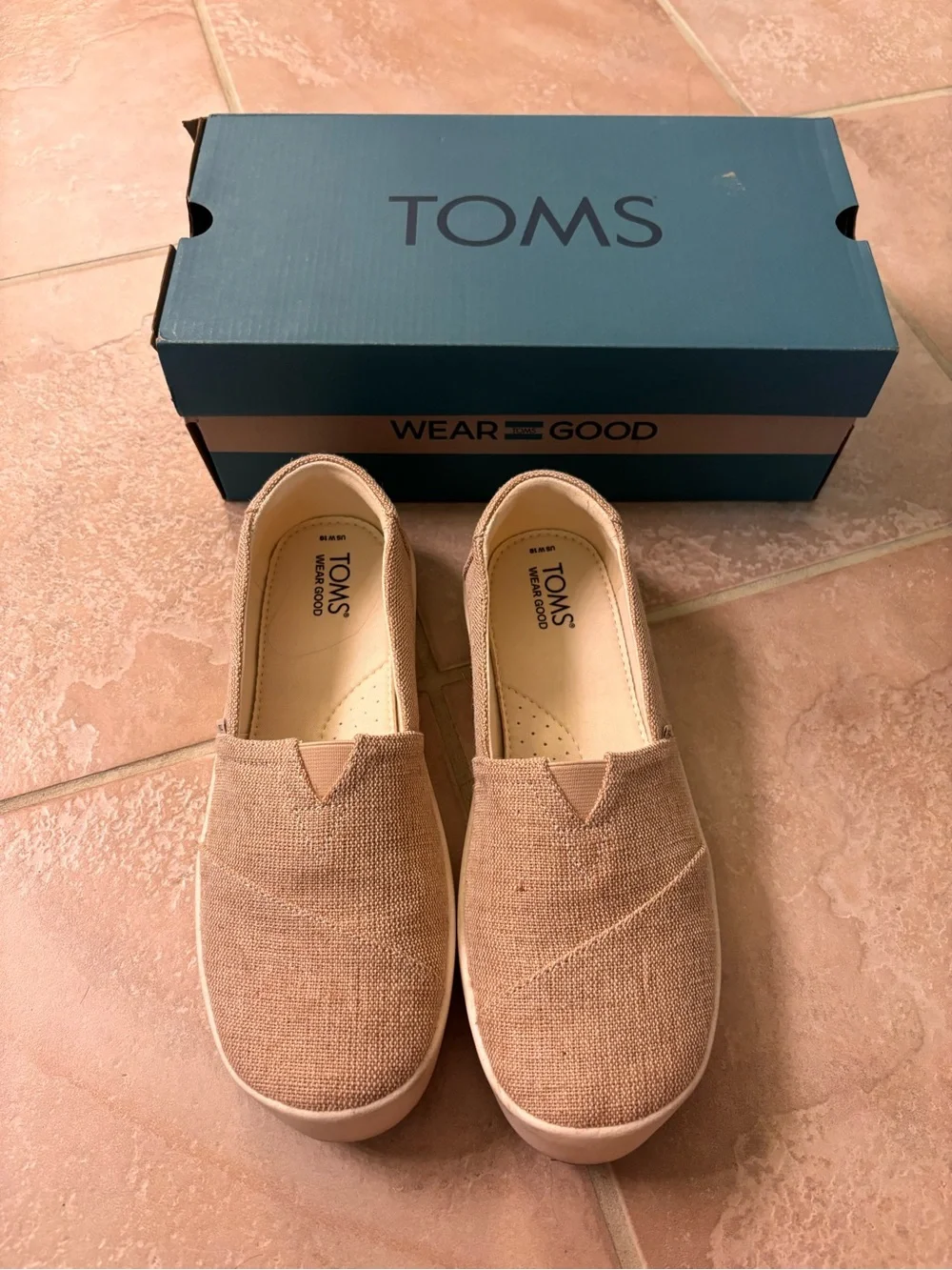TOMS Verona Slip-On Casual Shoes in Tan and White